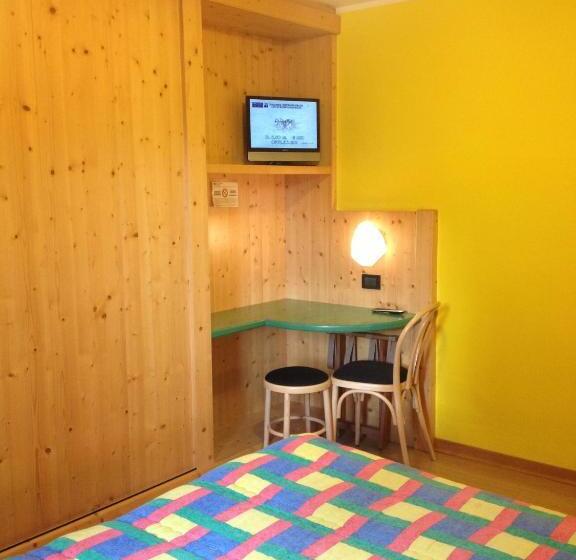 标准间带山景, Zeni