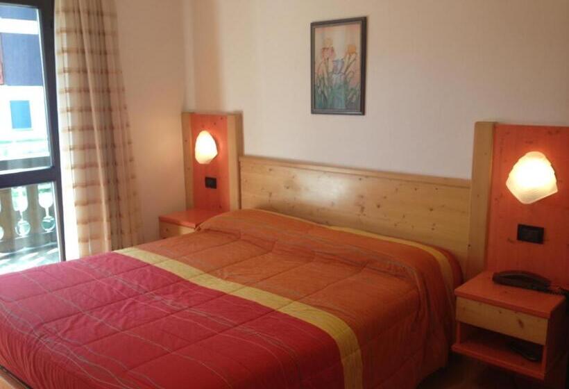 标准间带山景, Zeni