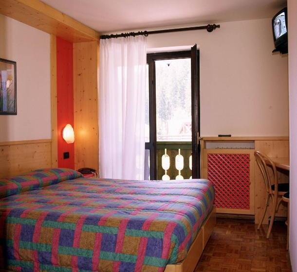 标准间带山景, Zeni