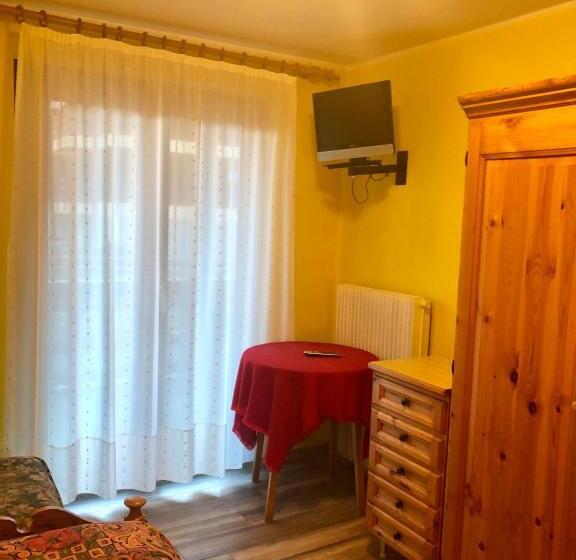 标准单人间, Zeni