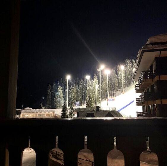 标准间带山景, Zeni