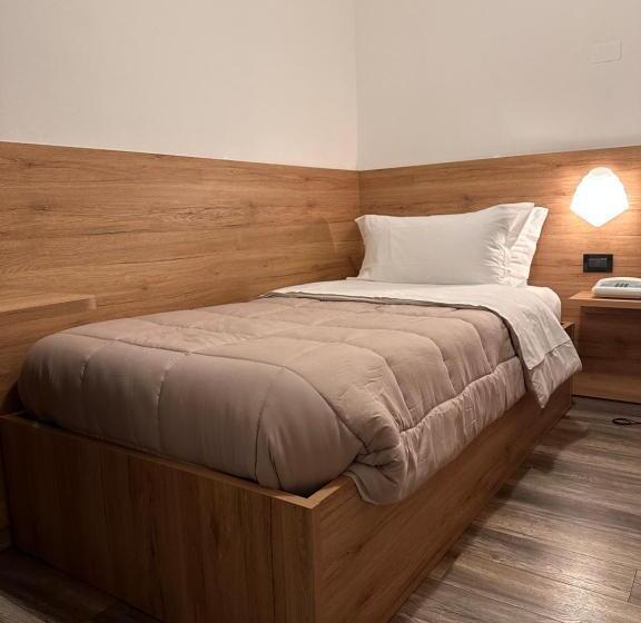 标准单人间, Zeni