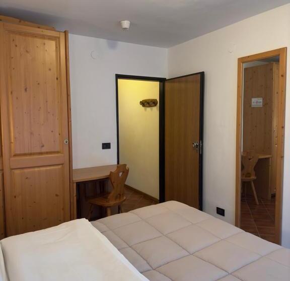 标准间带山景, Zeni