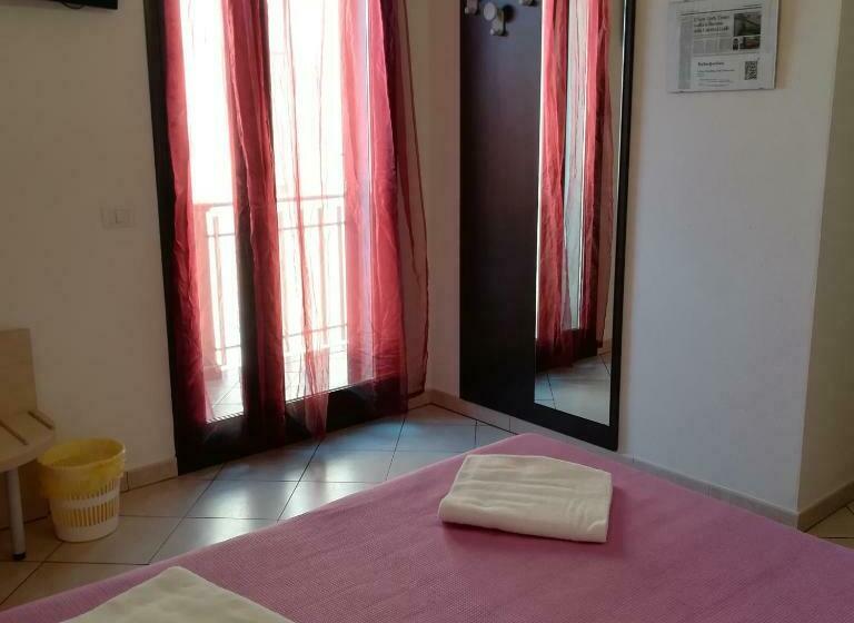 Номер Стандарт с Балконом, La Locanda Del Mare B&b