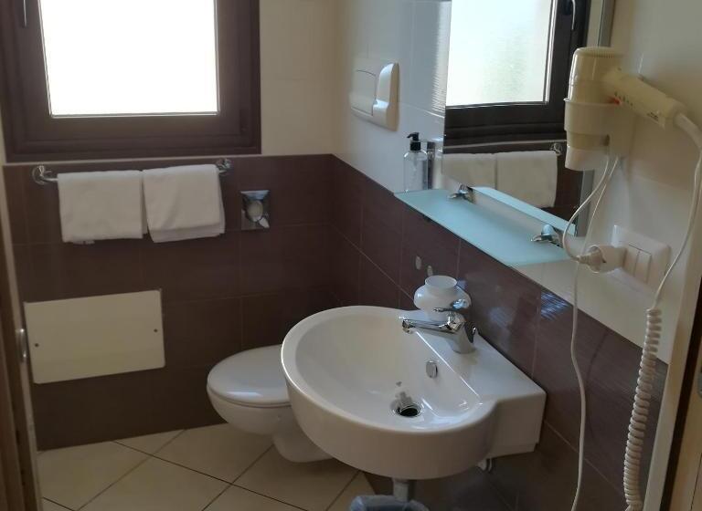 Трехместный Номер Стандарт с Балконом, La Locanda Del Mare B&b