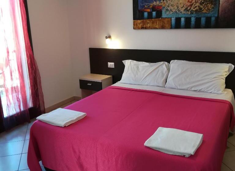 חדר סטנדרט לשלושה עם מרפסת, La Locanda Del Mare B&b