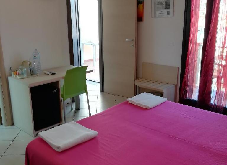 バルコニー付きスタンダードトリプルルーム, La Locanda Del Mare B&b