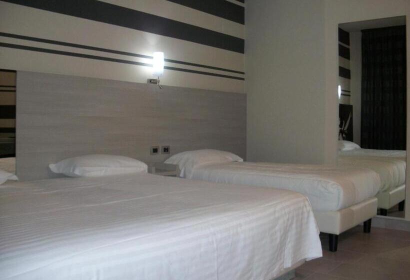 스탠다드 트리플 룸, Motel 2