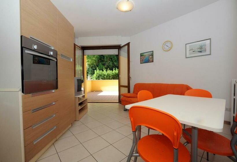 آپارتمان 1 خوابه, Residence Sole Del Conero