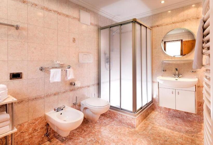 غرفة سوبيريور رباعية, Wellness Hotel Gran Risas