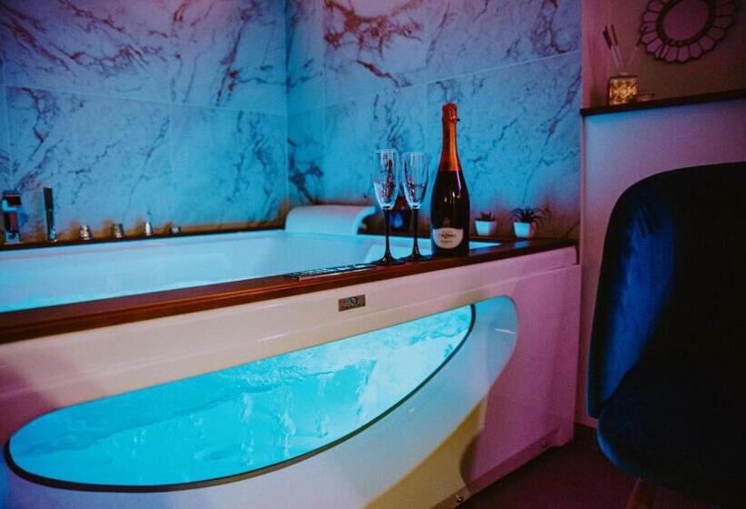 اتاق لوکس, Atanasia Suite