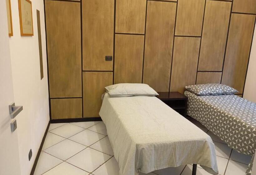 اتاق خانوادگی, B&b Casa Di Toto