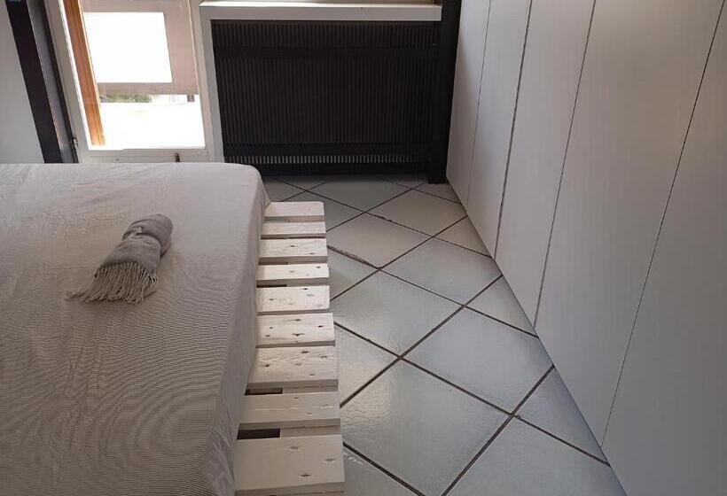 اتاق خانوادگی, B&b Casa Di Toto