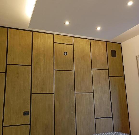 اتاق خانوادگی, B&b Casa Di Toto