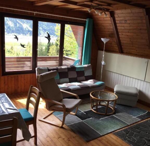 דירת חדר, Das Kleine Feriendorf