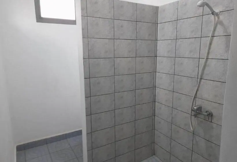 اتاق استاندارد, Chez Joël