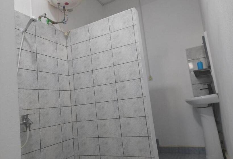 اتاق استاندارد, Chez Joël