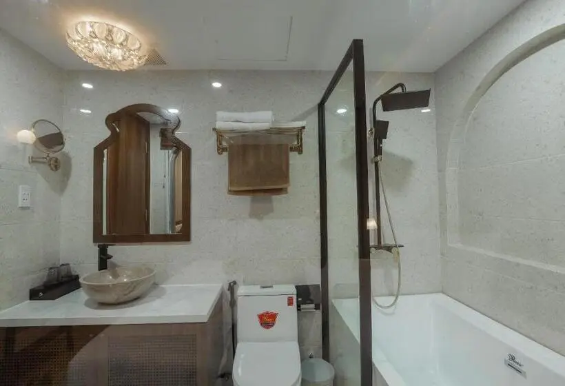 اتاق استاندارد چهارنفره با بالکن, Maya Hotel 4