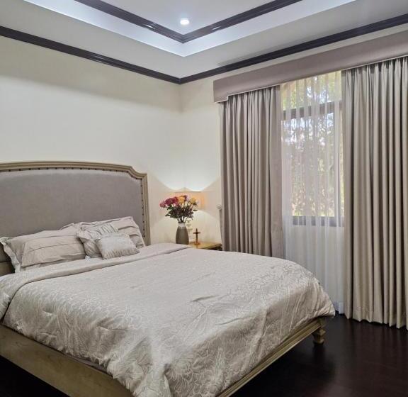 اتاق لوکس, La Dolce Vita Villa