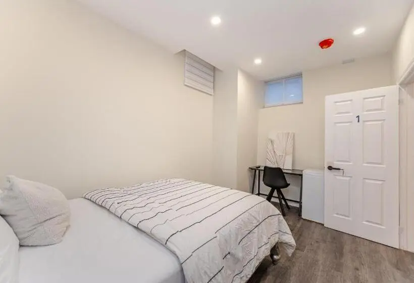デラックスルーム, Private Basement Bedrooms In Oakville
