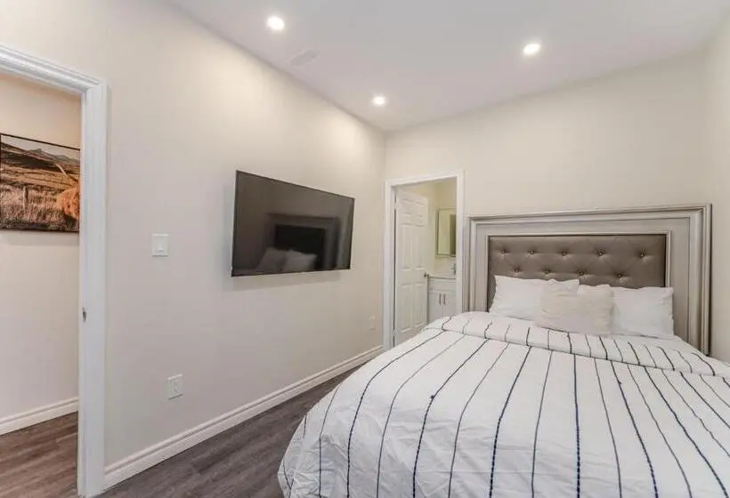 デラックスルーム, Private Basement Bedrooms In Oakville
