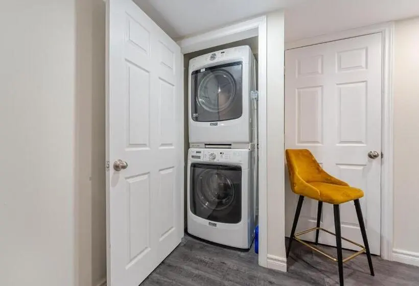 スタンダードルーム, Private Basement Bedrooms In Oakville