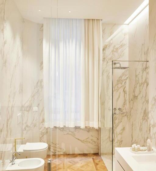 اتاق خانوادگی, Suite Residenza Quartieri Storici Duomo