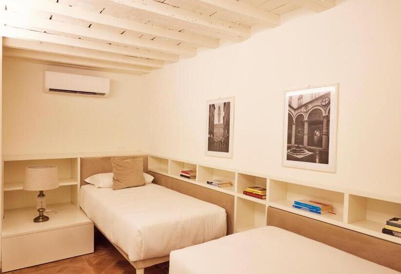 اتاق خانوادگی, Suite Residenza Quartieri Storici Duomo