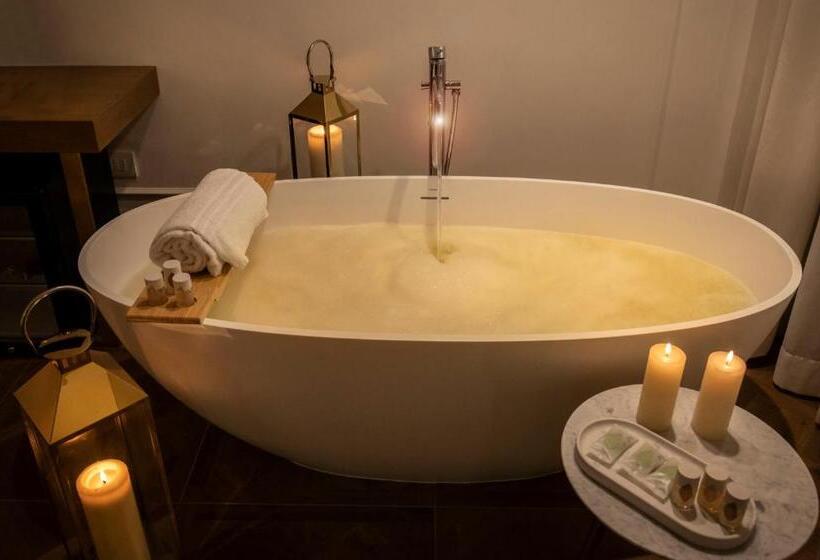 سوئیت با وان آب گرم, Suite Residenza Quartieri Storici Duomo