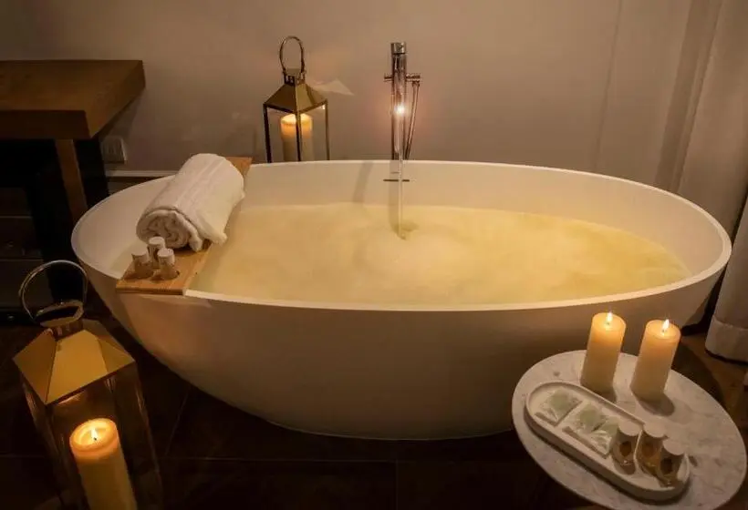 سوئیت با وان آب گرم, Suite Residenza Quartieri Storici Duomo