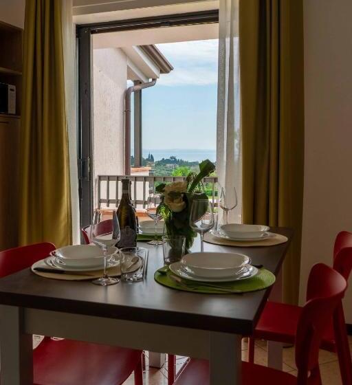 1 Bedroom Apartment Lake View, Moniga Resort