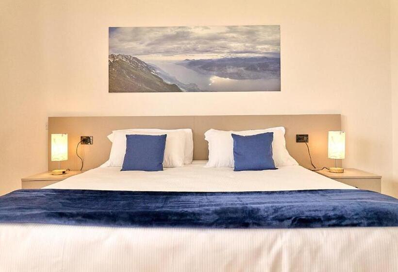 غرفة قياسية مطلّة علي البحيرة, Moniga Resort