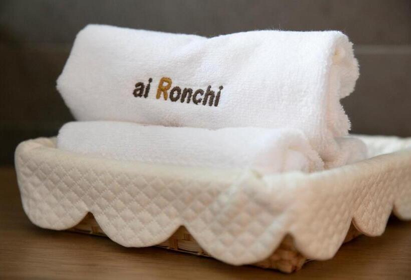 Suite with lake view, Ai Ronchi B&b