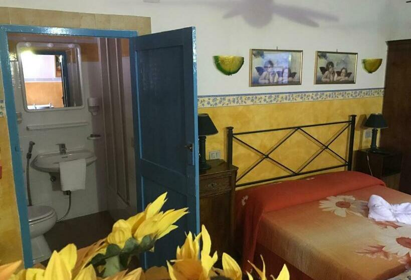 اتاق استاندارد سه نفره, B&b Tony And Judy