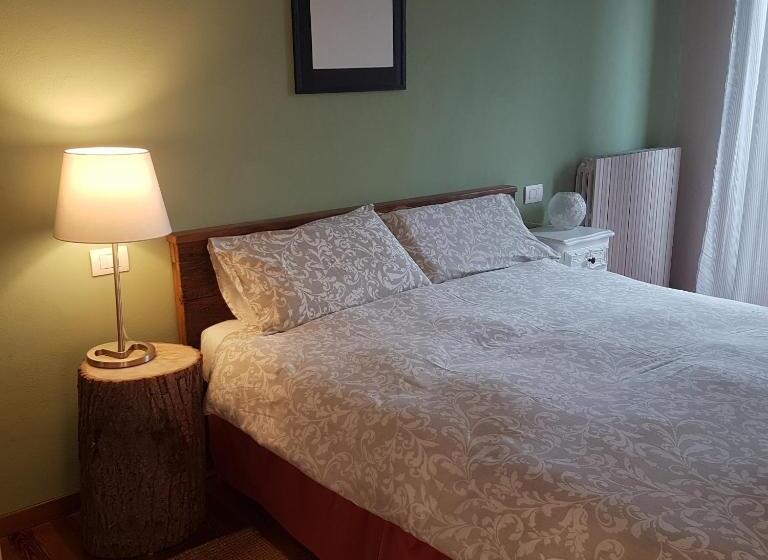 غرفة قياسية مزوَّدة بشُرفة, B&b Villa Tavallini