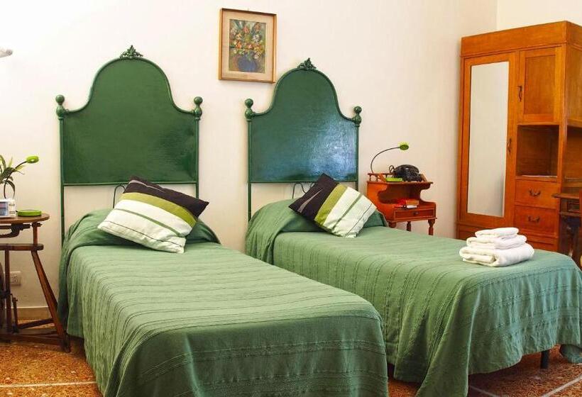 اتاق استاندارد, 2 Passi Da