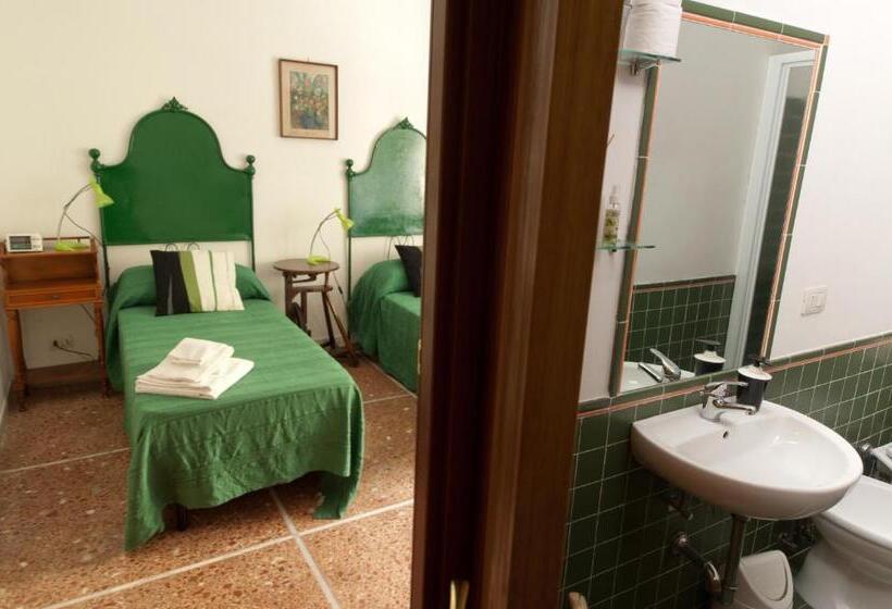 اتاق استاندارد, 2 Passi Da