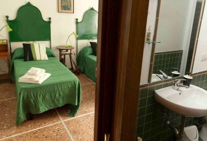 اتاق استاندارد, 2 Passi Da