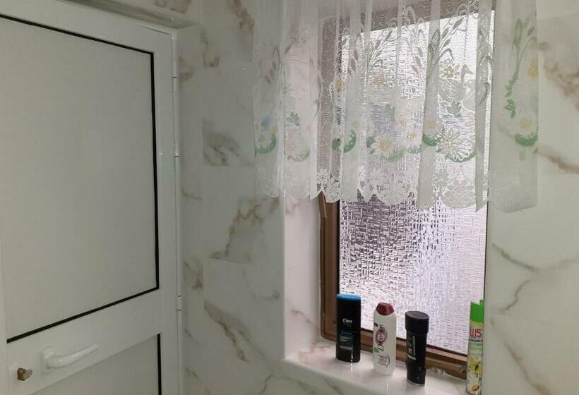 اتاق راحتی سه تخته, Black Gold Private Room