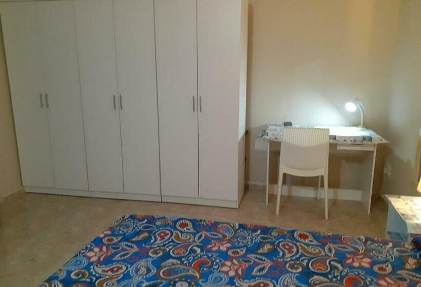 اتاق راحتی سه تخته, Black Gold Private Room