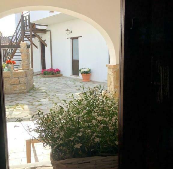 סוויטת ג'וניור, Domu Elvira