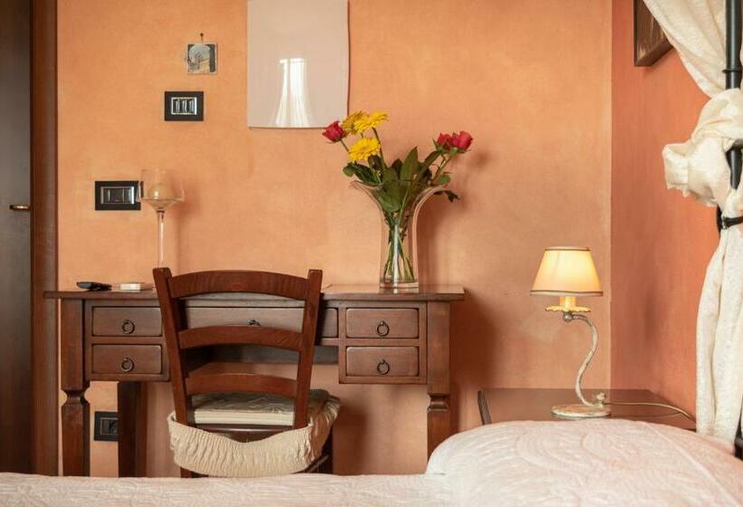 غرفة قياسية مزوَّدة بشُرفة, B&b Villa Barbarossa