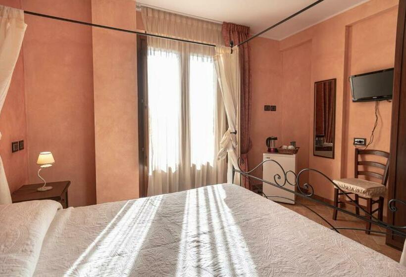 غرفة قياسية مزوَّدة بشُرفة, B&b Villa Barbarossa