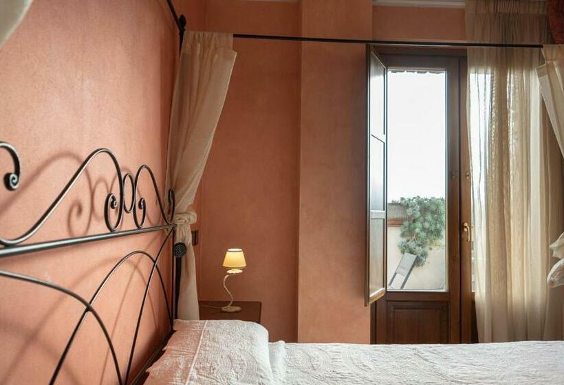 غرفة قياسية مزوَّدة بشُرفة, B&b Villa Barbarossa