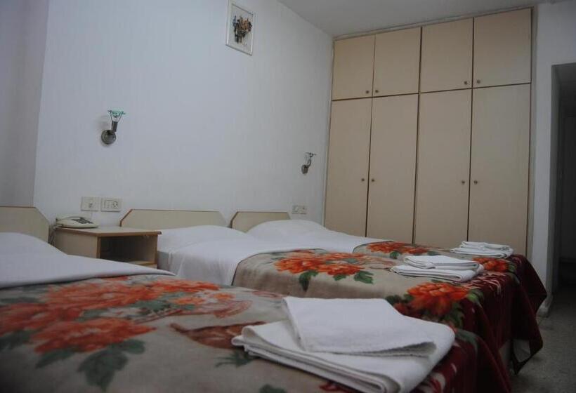 اتاق استاندارد سه نفره, Al Salam