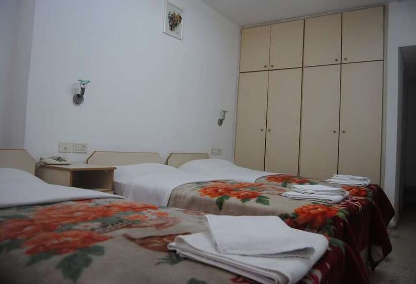 اتاق استاندارد سه نفره, Al Salam