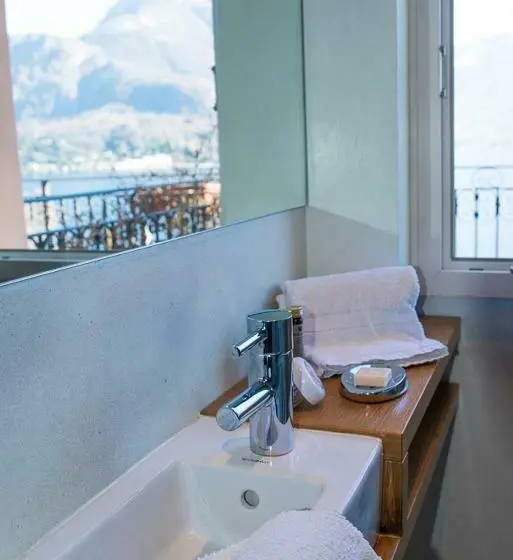 Superior room with lake view, Albergo Silvio