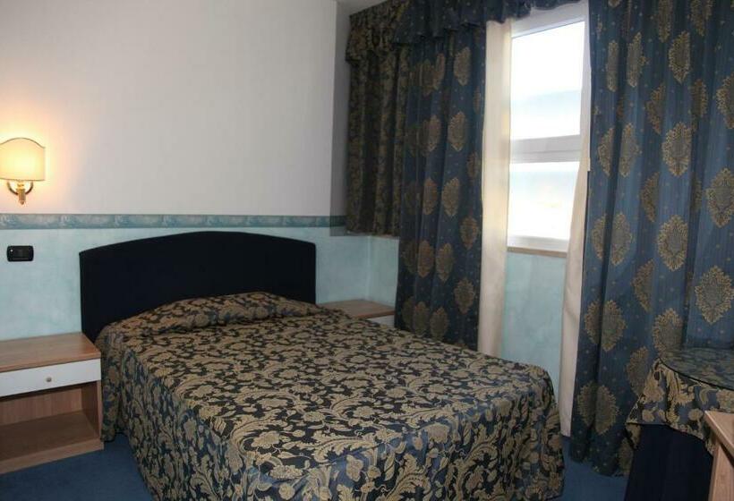 标准单人间, Carlton