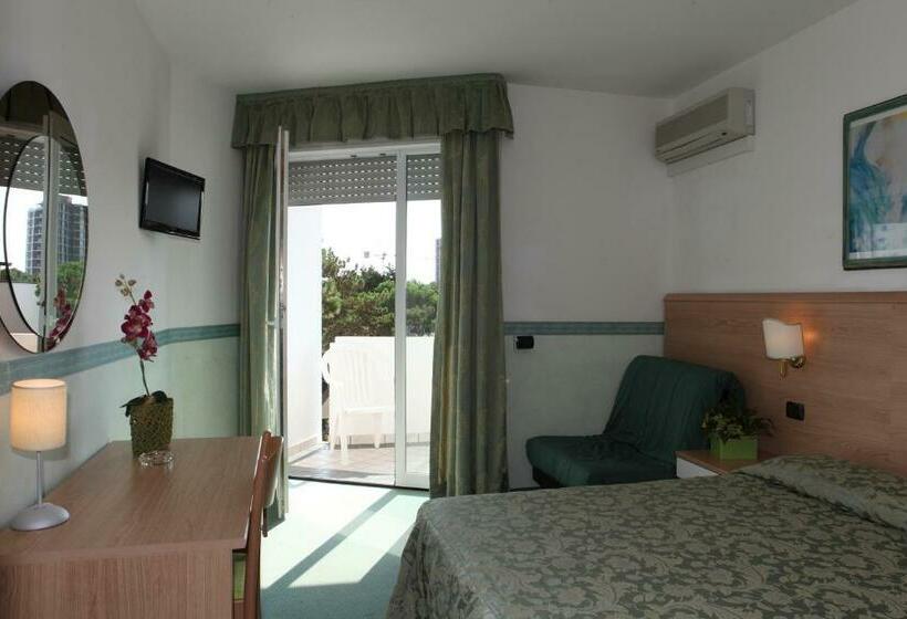 标准三人间, Carlton