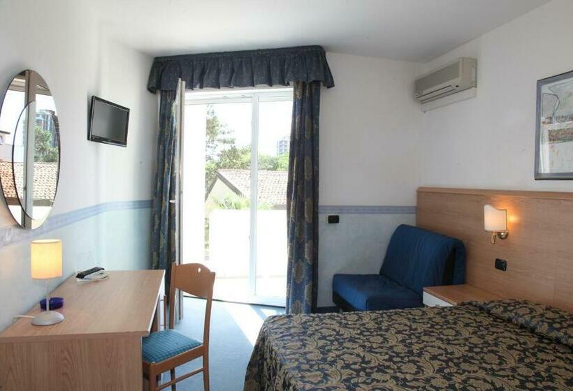 标准三人间, Carlton